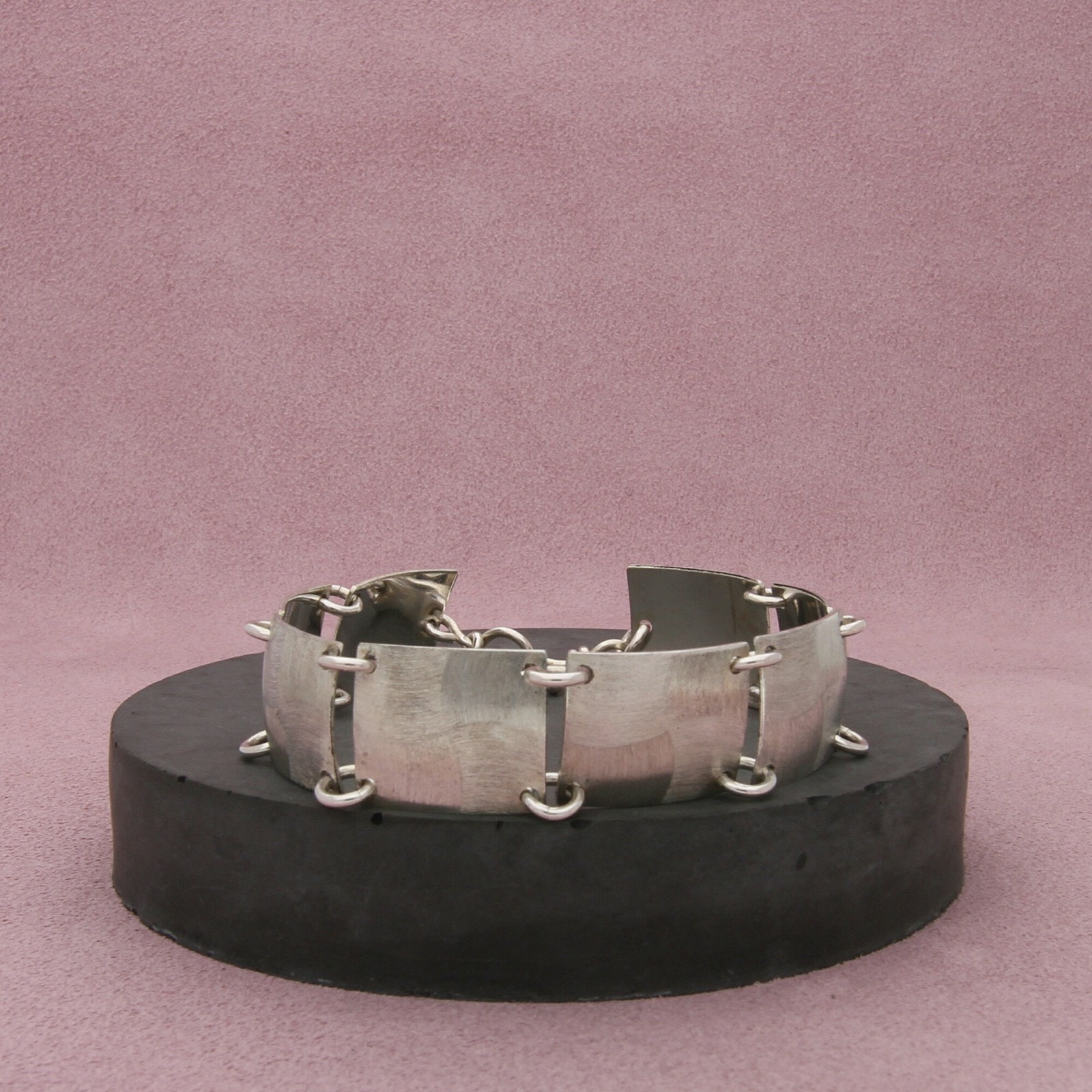 Sterling Silver Vintage Brushed Silver Square Link Bracelet Size 725in 180$